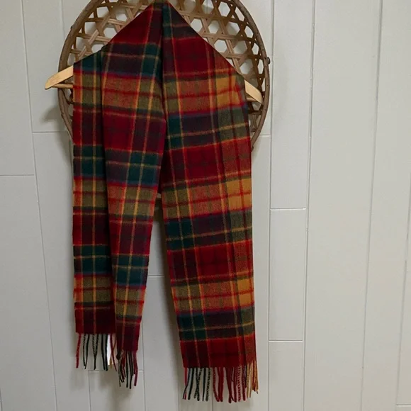 James Pringle Scotland Tartan Plaid 💯 Wool Scarf. NWT - Picture 3 of 3